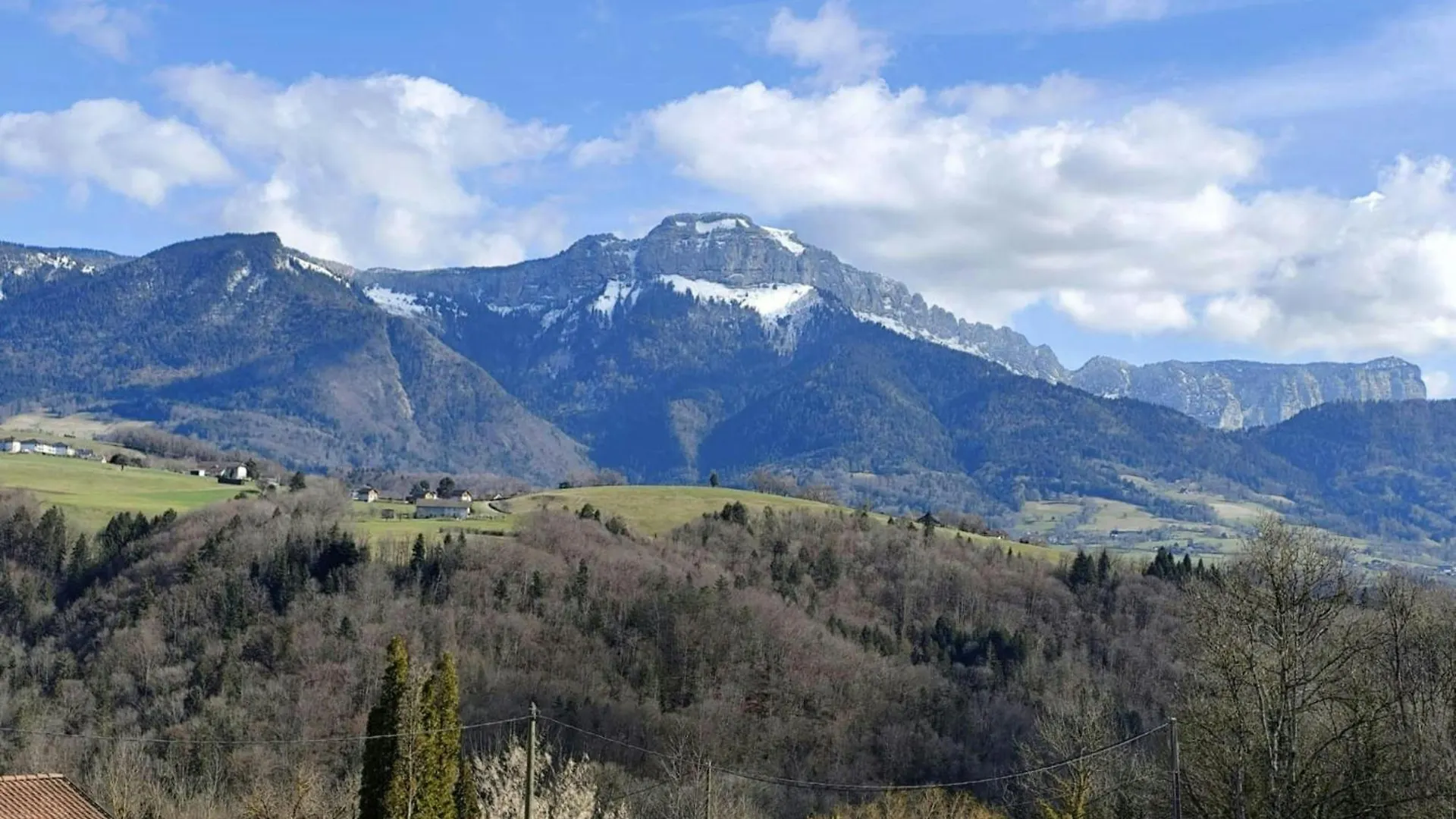 Lac Et Monts-Vue Montagne-Lac Charvonnex